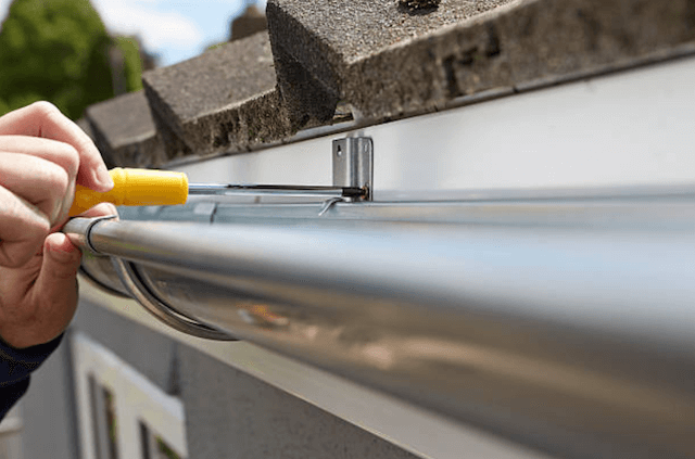 gutter repair everett